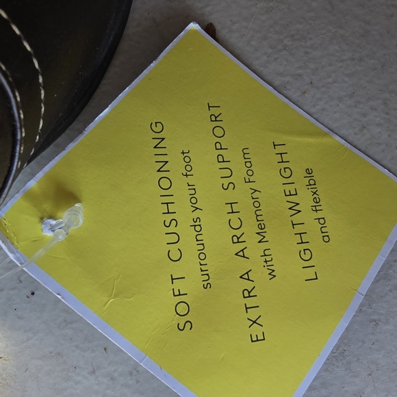 New in box size 7.5 wide Natural Soul booties - Picture 4 of 4